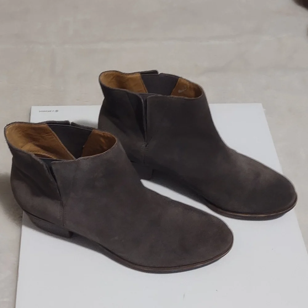 Lucky Brand botiens shoes for women size 9